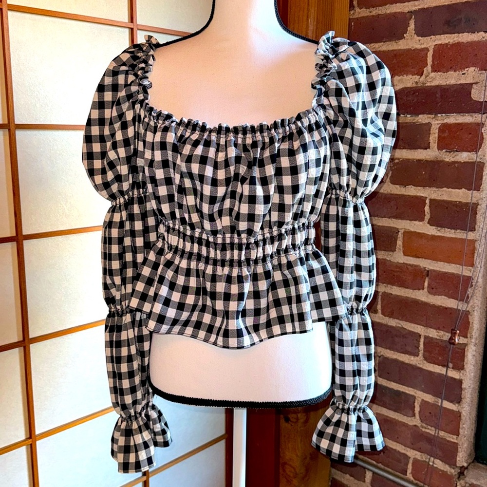 Super cute top!